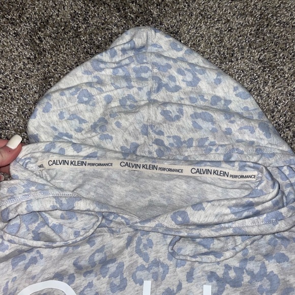 BRAND NEW CALVIN KLEIN CROPPED HOODIE - Picture 3 of 3